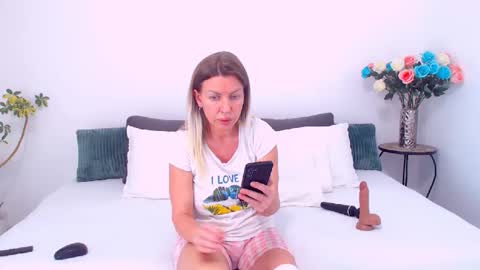 PAMEL ISSY online show from 04.24.26