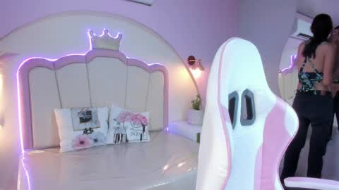 Snapshot of pamela_monroy_ chatting on 04.05.26 Princess Pamela online show from 04.05.26
