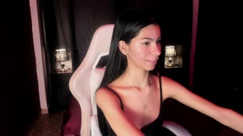 Snapshot of pamelaascott chatting on 05.06.26 P A M online show from 05.06.26