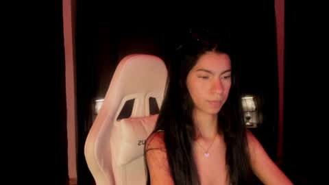 Snapshot of pamelaascott chatting on 05.20.26 P A M online show from 05.20.26