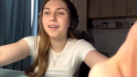 Lia online show from 06.08.26
