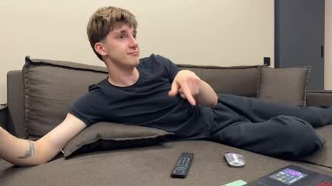 Snapshot of panda_b0y chatting on 05.29.26 Roman online show from 05.29.26