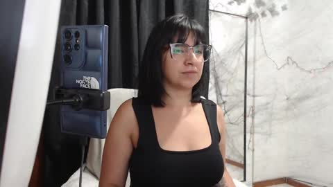 Carolinesworldx online show from 10.22.25