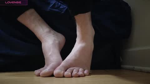 Snapshot of pantslesstraveler_plt chatting on 12.23.24 PantsLessTraveler online show from 12.23.24