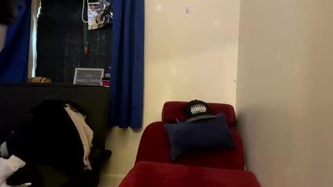 Snapshot of pantslesstraveler_plt chatting on 02.23.25 PantsLessTraveler online show from 02.23.25