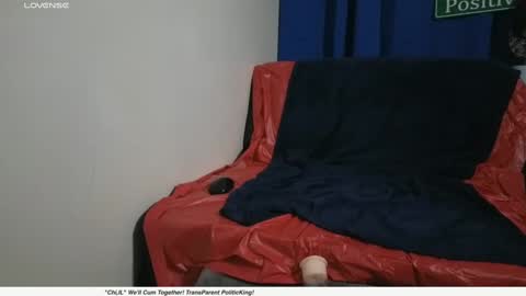 Snapshot of pantslesstraveler_plt chatting on 03.08.25 PantsLessTraveler online show from 03.08.25