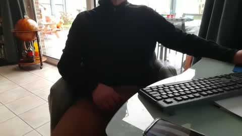 Snapshot of pantyrafke chatting on 01.25.25 pantyrafke online show from 01.25.25