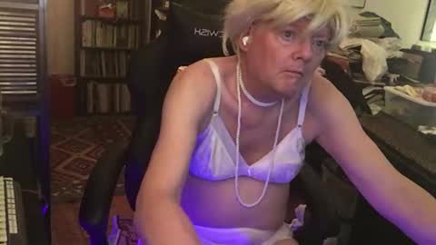 Snapshot of pantyvloletlace chatting on 02.12.26 Pantyvioletlace online show from 02.12.26