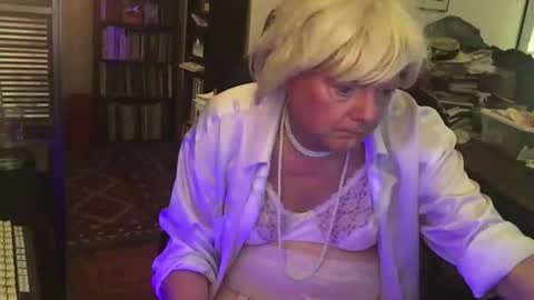 Snapshot of pantyvloletlace chatting on 02.18.26 Pantyvioletlace online show from 02.18.26