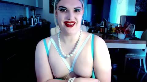 Sarina Williams online show from 05.12.26