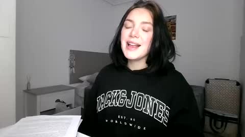 Snapshot of paolahard chatting on 11.26.25 Paola Hard online show from 11.26.25