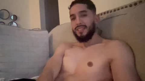 papicubano_guapo23cm online show from 02.20.26