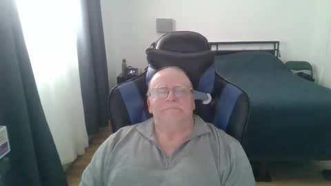 Snapshot of papilly chatting on 03.03.26 papilly online show from 03.03.26