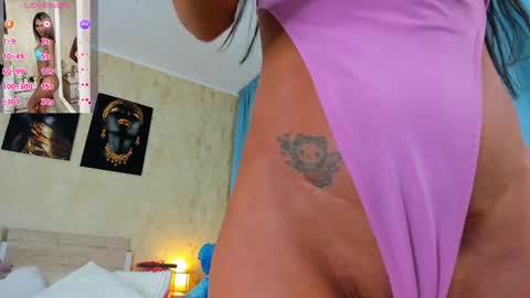 Snapshot of paris_x_hilton chatting on 03.06.25 Paris online show from 03.06.25