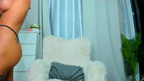 Snapshot of paris_x_hilton chatting on 09.11.25 Paris online show from 09.11.25