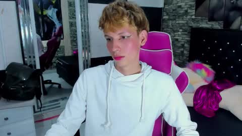 Snapshot of park_jimin1 chatting on 09.21.25 park_jimin1 online show from 09.21.25