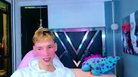 Snapshot of park_jimin1 chatting on 11.16.25 park_jimin1 online show from 11.16.25