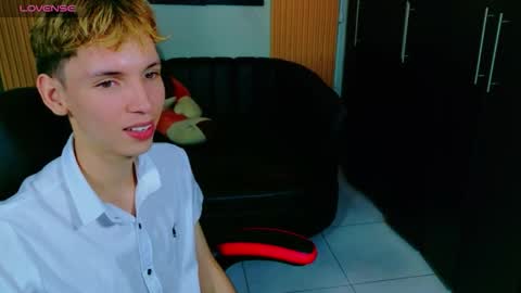 Snapshot of park_jimin1 chatting on 11.23.25 park_jimin1 online show from 11.23.25