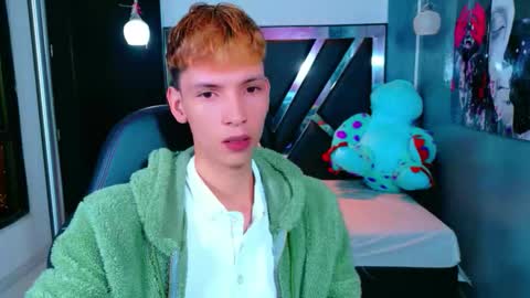 Snapshot of park_jimin1 chatting on 11.25.25 park_jimin1 online show from 11.25.25