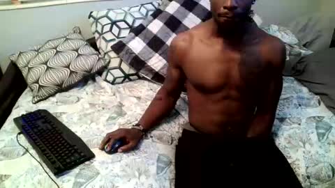 Snapshot of parlaytellio chatting on 12.19.25 Parlay Tellio online show from 12.19.25