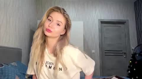 Snapshot of partheniamachle chatting on 07.04.26 Milana online show from 07.04.26