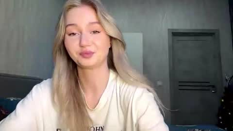 Snapshot of partheniamachle chatting on 07.05.26 Milana online show from 07.05.26