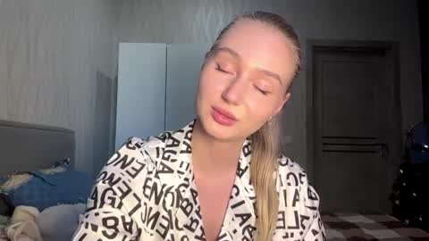 Snapshot of partheniamachle chatting on 07.18.26 Milana online show from 07.18.26