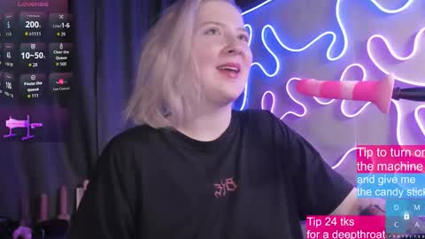 Snapshot of passion_luna chatting on 10.20.25 LunaAlan online show from 10.20.25