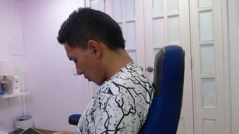 Snapshot of patrick_and_greeicy chatting on 01.18.25 patrick_and_greeicy online show from 01.18.25