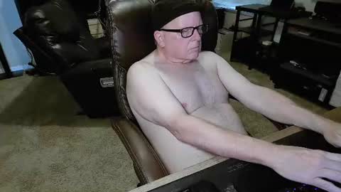Snapshot of patrickstroking chatting on 06.14.26 patrickstroking online show from 06.14.26