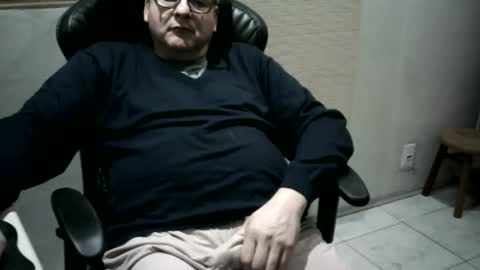 Snapshot of pattrom chatting on 05.17.26 Patrom online show from 05.17.26