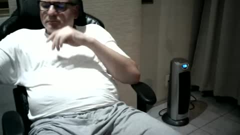 Snapshot of pattrom chatting on 05.22.26 Patrom online show from 05.22.26