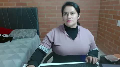 Snapshot of paula__117 chatting on 05.05.26 paula__117 online show from 05.05.26
