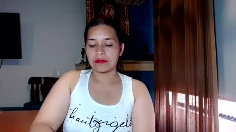 Snapshot of paula_anderson chatting on 01.08.25 PAULA online show from 01.08.25