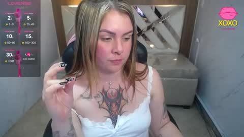 Snapshot of paula_b_ chatting on 03.25.26 Paula online show from 03.25.26