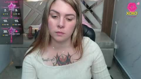 Snapshot of paula_b_ chatting on 04.25.26 Paula online show from 04.25.26