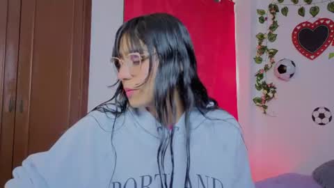 Snapshot of paulacutexs chatting on 07.18.26 Paula online show from 07.18.26