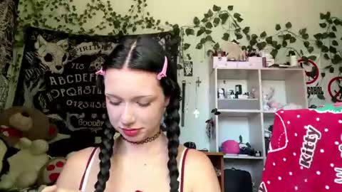 Mia online show from 07.28.26