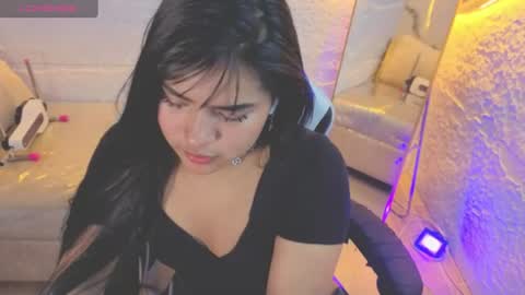 Snapshot of paulette_v chatting on 07.06.26 Live 800am 200pm COLOMBIAN HOUR online show from 07.06.26