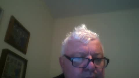 Snapshot of paulgn365 chatting on 10.04.25 paulgn365 online show from 10.04.25