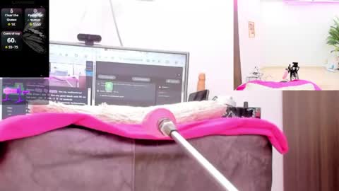Paulina Davis  online show from 04.28.26
