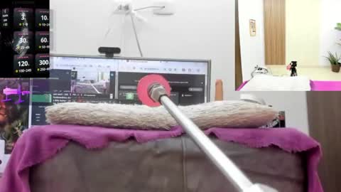 Paulina Davis  online show from 07.05.26