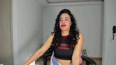 Snapshot of paulina_dossantos chatting on 02.23.25 paulina online show from 02.23.25