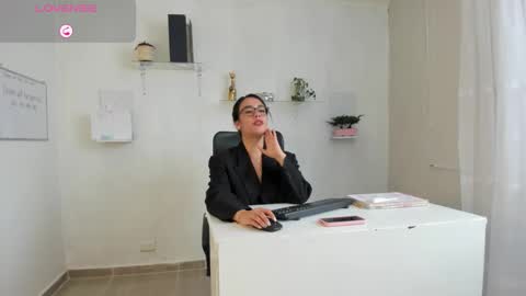 Snapshot of paulina_dossantos chatting on 09.11.25 paulina online show from 09.11.25
