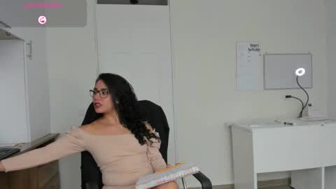Snapshot of paulina_dossantos chatting on 10.17.25 paulina online show from 10.17.25