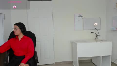 Snapshot of paulina_dossantos chatting on 10.20.25 paulina online show from 10.20.25