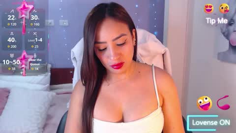 Snapshot of paulina_galvis2700 chatting on 02.22.26 paulina online show from 02.22.26
