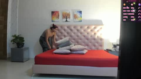 Snapshot of paulinasaeenz chatting on 05.28.26 PaulinaSaennz online show from 05.28.26