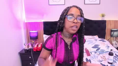 Pauline online show from 04.07.26