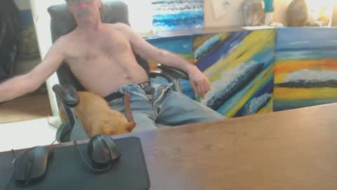 Snapshot of paulleroy chatting on 02.08.25 paulleroy online show from 02.08.25